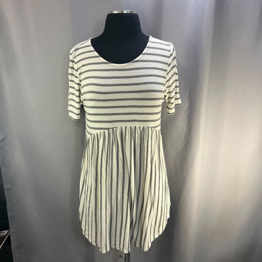 Pinkblush Crisscross Back Peplum Top Womens M White Gray Striped Rayon Stretch
